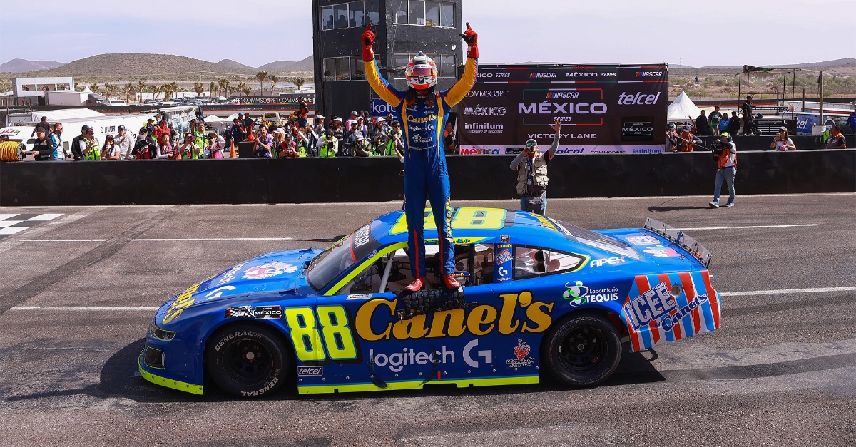 Auftakt der NASCAR Mexiko 2024: Ruben Garcia Jr. gewinnt erstes Ovalrennen der Saison