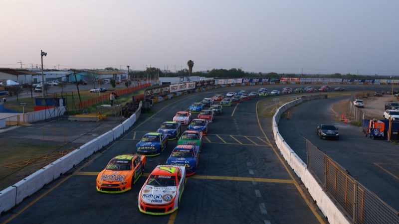 Hitzeschlacht in Monterey: Xavi Razo feiert zweiten NASCAR-Mexiko-Sieg in Folge