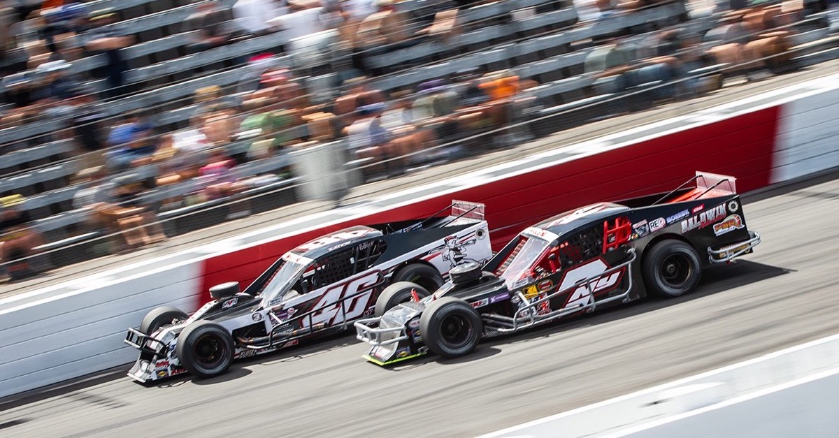 Craig Lutz gewinnt chaotisches NASCAR-Modified-Rennen in North Wilkesboro