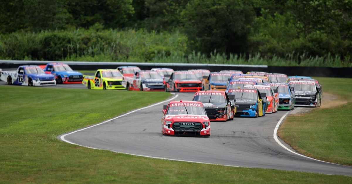 99 von 100 Runden angeführt: Corey Heim dominiert das Lime-Rock-Debüt der Truck Series