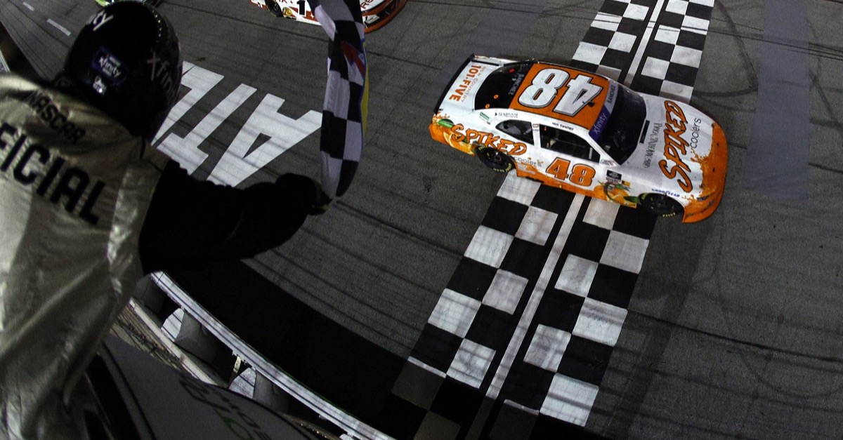 Trotz Drehers in Stage 2: Nick Sanchez gewinnt sein erstes Xfinity-Rennen in Atlanta