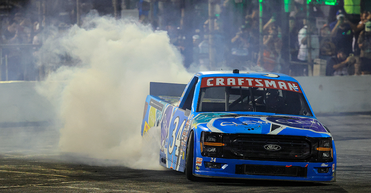 Riggs gewinnt Indy‑Truck‑Rennen, Heim holt Regular‑Season‑Titel