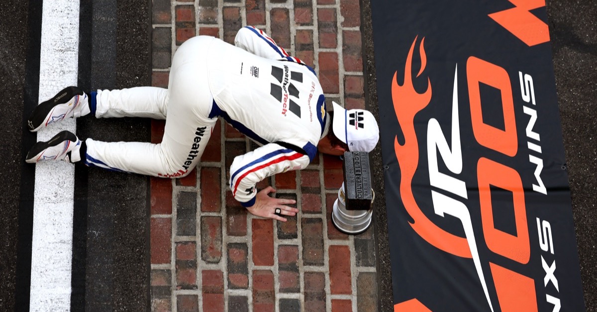 Indy-Drama: Zilisch schreibt Geschichte, doch der Hill-Almirola-Vorfall überschattet alles