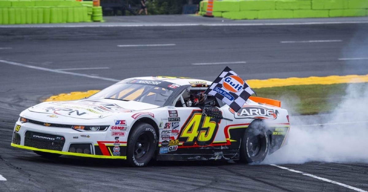 Rookie Larue feiert Premierensieg in der NASCAR Canada Series
