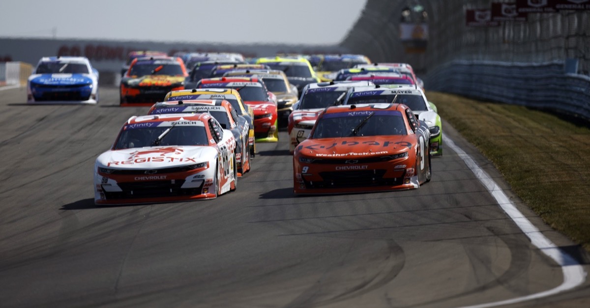 Schlüsselbein gebrochen: Connor Zilisch stürzt beim Jubel in Watkins Glen vom Auto