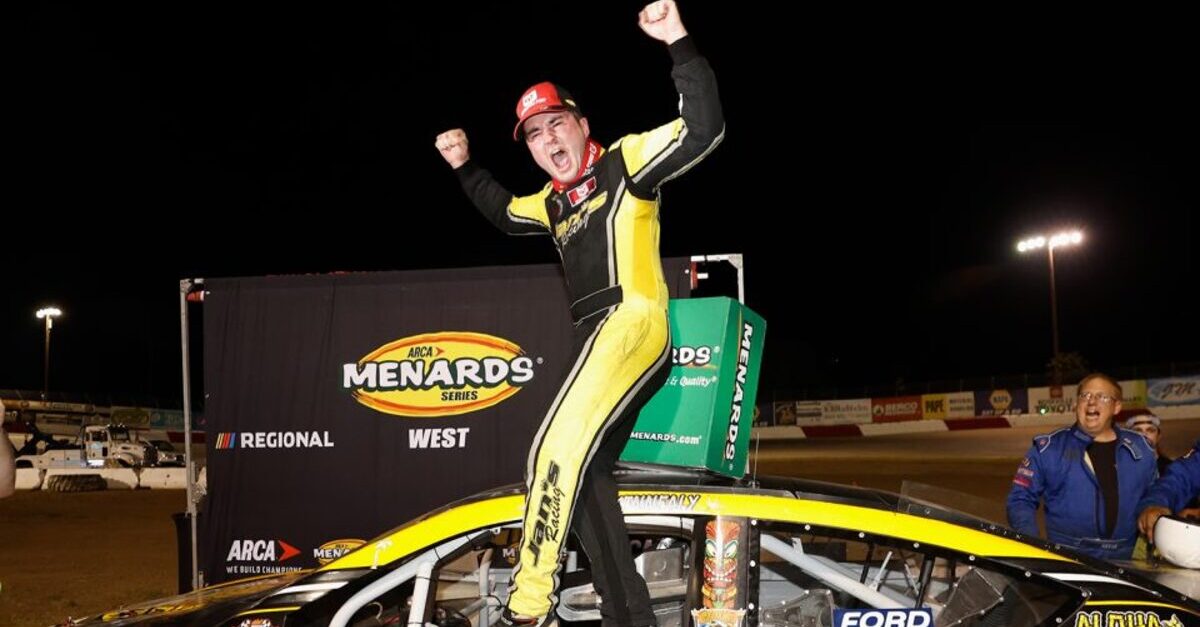 „Für Papa“: Robbie Kennealy feiert emotionalen Premieren-Sieg in der ARCA Series West