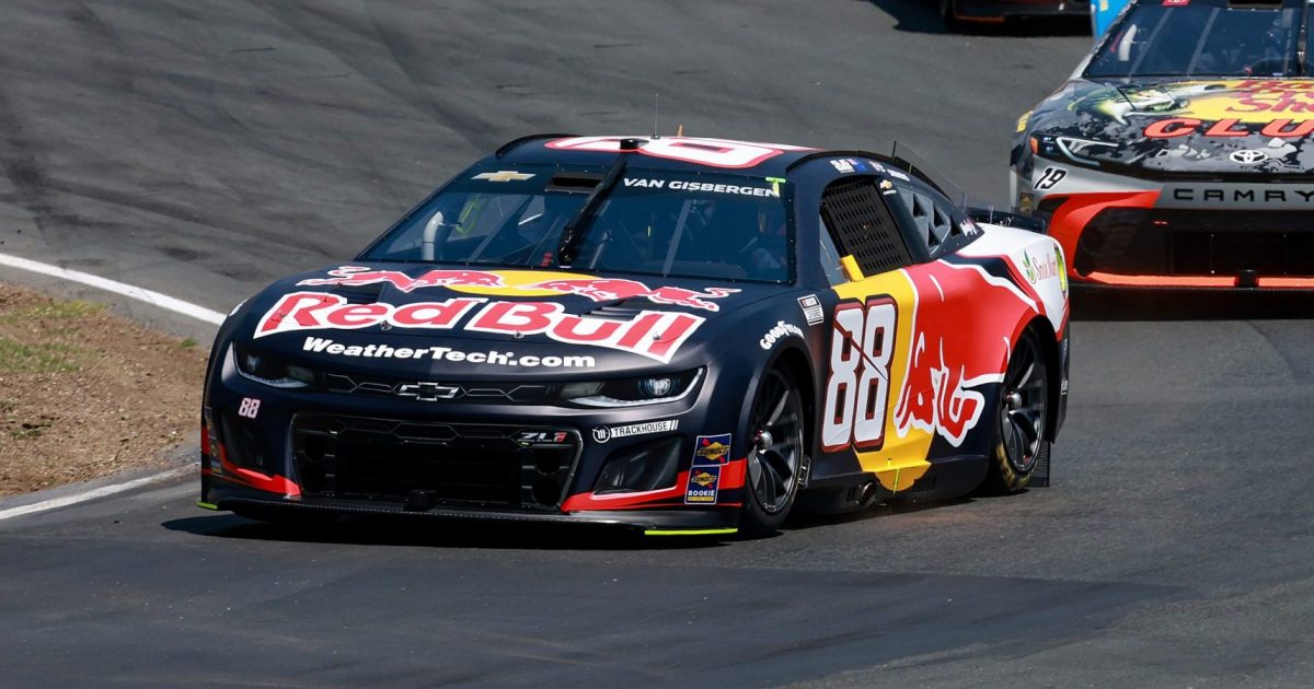 Der Road-Course-Ringer lernt das Oval: Van Gisbergen liefert Top-10-Ergebnis in Kansas