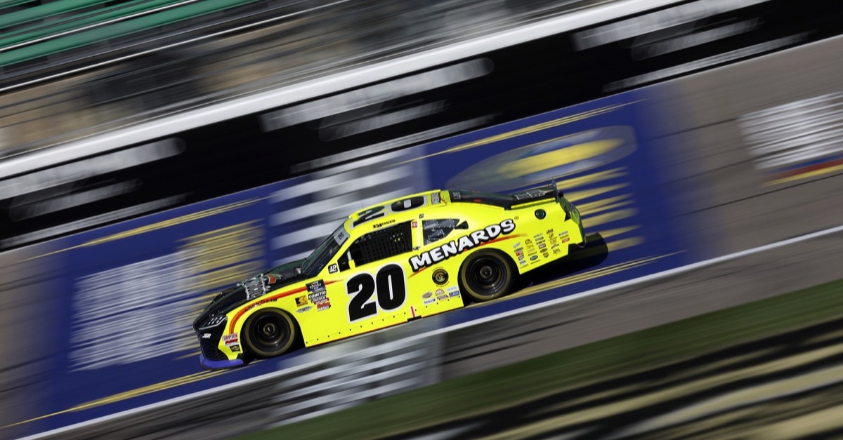 Jones und zwei weitere Fahrer weiter: Xfinity-Playoffs spitzen sich nach Kansas zu