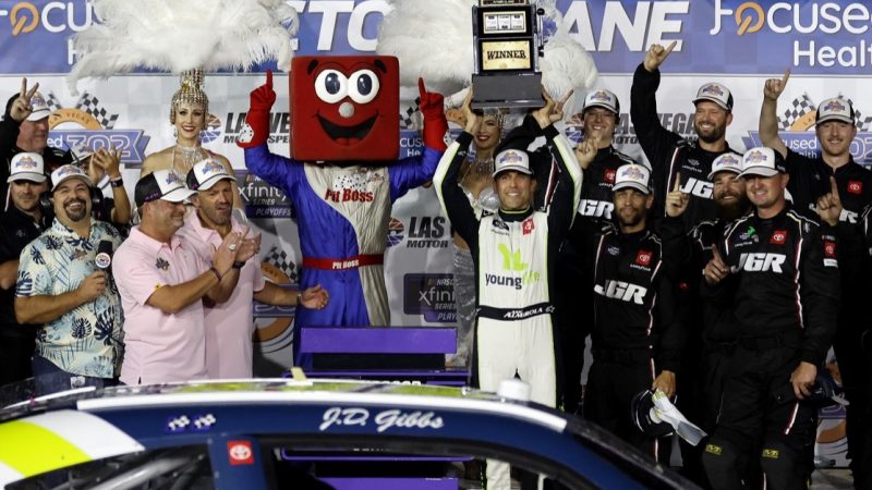 Almirola dominiert in Las Vegas: Der Routinier sichert Joe Gibbs das Finalticket