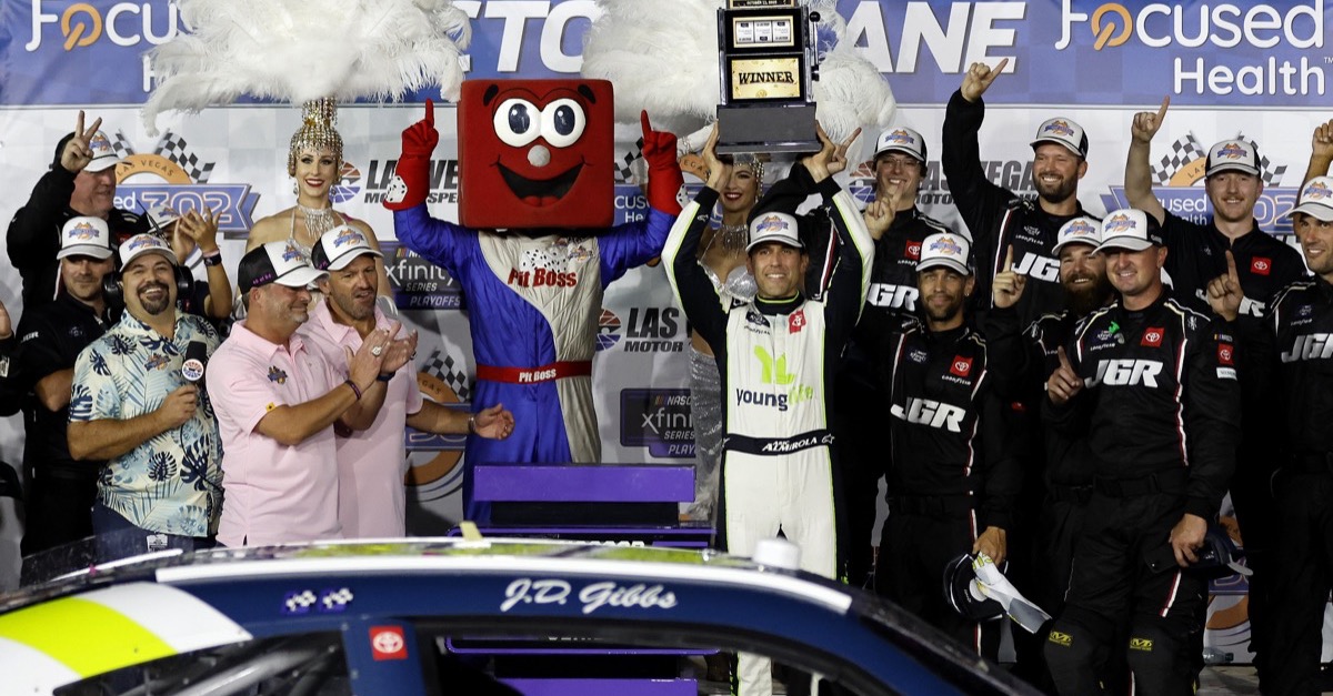 Almirola dominiert in Las Vegas: Der Routinier sichert Joe Gibbs das Finalticket