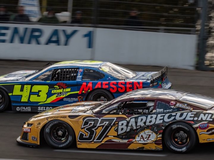 V8 Oval Series 2025: Esten Coumans verteidigt Titel, zwei Bachor-Fahrer in den Top 5