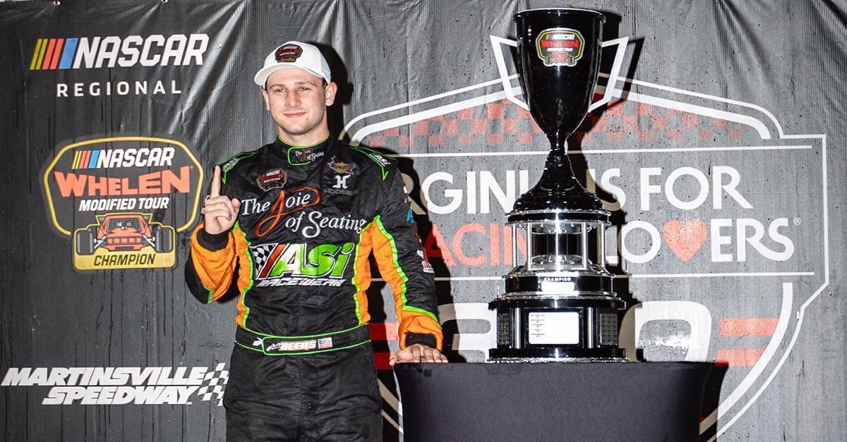 Jüngster Champion aller Zeiten: Austin Beers sichert sich den NASCAR-Modified-Titel 2025