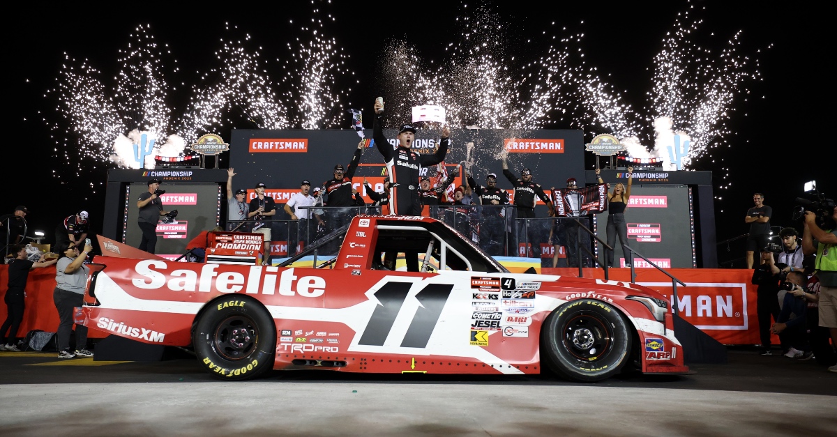 Zu siebt nebeneinander: Corey Heim ist NASCAR-Truck-Series-Champion 2025