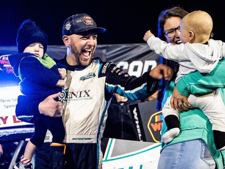 NASCAR-Boxenfunk 2026: Bonsignore gewinnt Modified-Auftakt