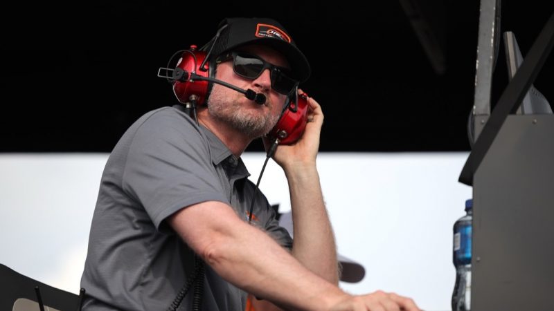 Earnhardt Jr. über Toyota-Dominanz: „23XI zahlt Joe Gibbs einen Haufen Geld“