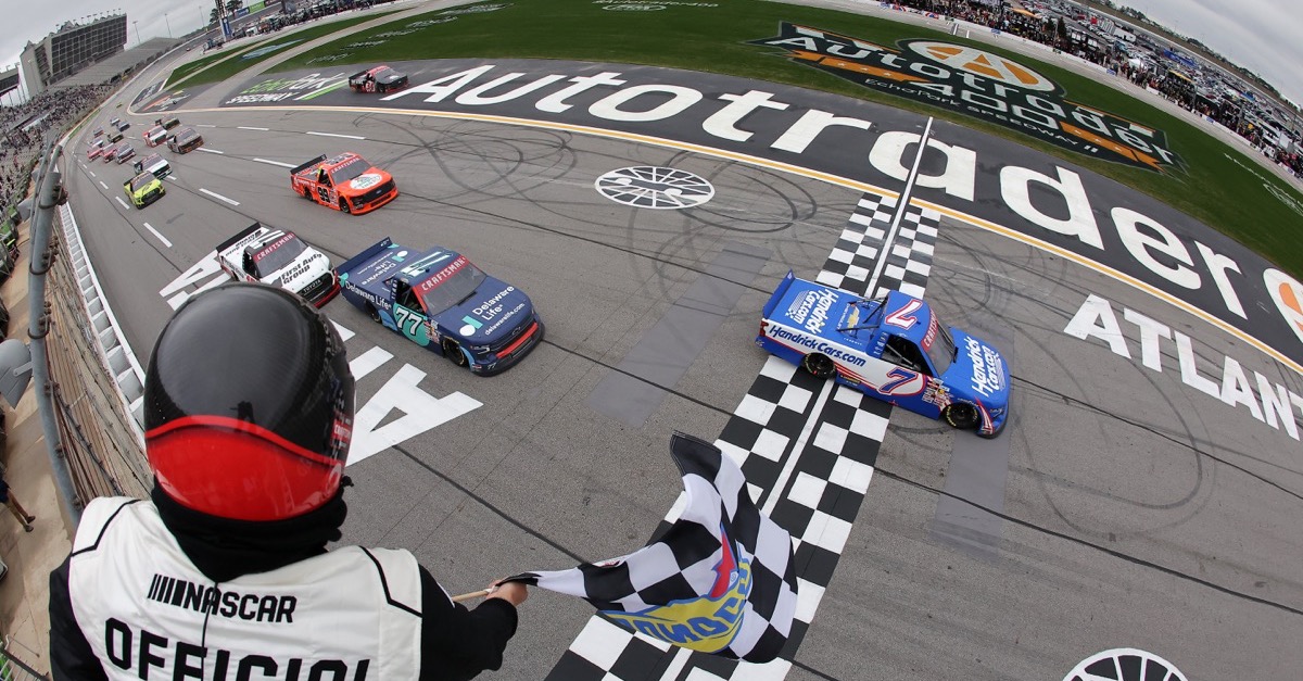 Kyle Busch schreibt in Atlanta Geschichte: Der Dank geht an Carson Hocevar