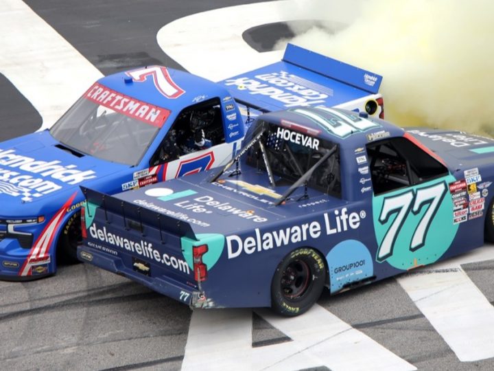 Plötzlich Freunde? Hocevar stürmt Busch-Siegesfeier in Atlanta