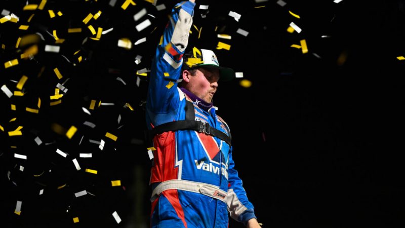 Outlaws-Boxenfunk 2026: Hoffman dominiert in Volusia
