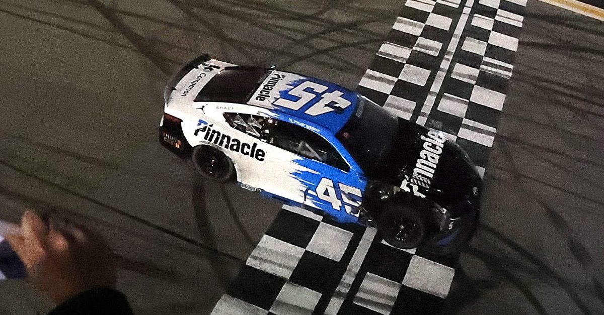 Panzertape und Risiko: Wie Reddick seinen schrottreifen Toyota in Atlanta zum Sieg fuhr