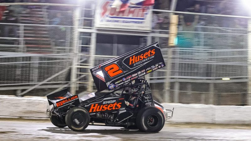 World of Outlaws in Texas: David Gravel stiehlt Bill Balog den Sieg in der letzten Kurve