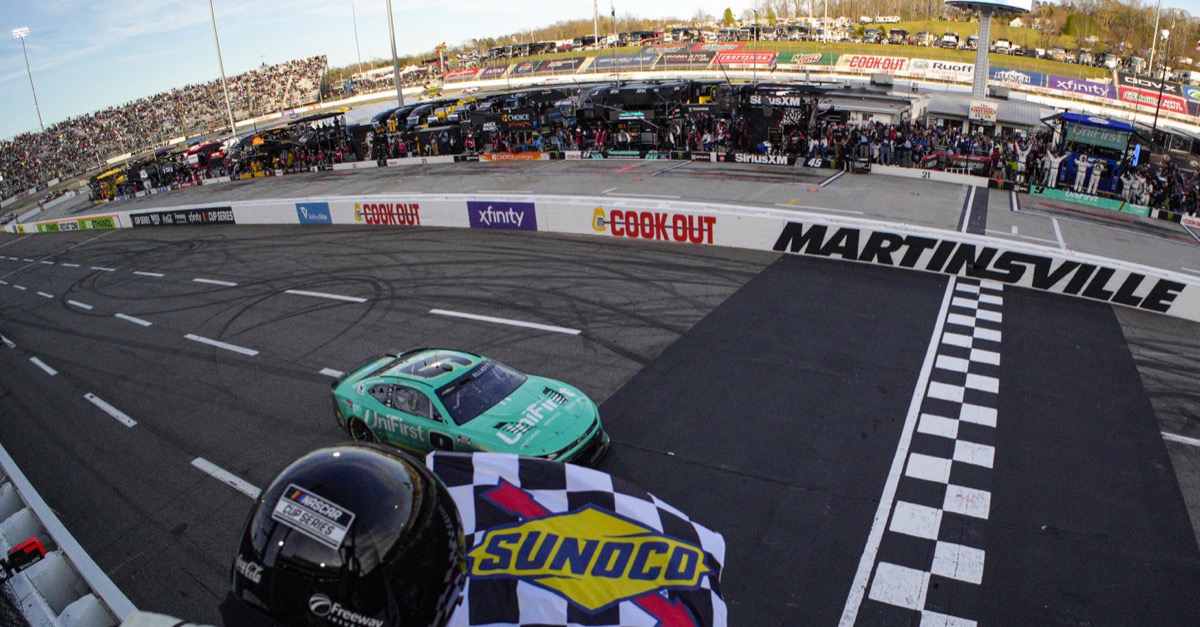 Chase Elliott erlöst Chevrolet: Ein riskanter Strategie-Poker entscheidet das Rennen