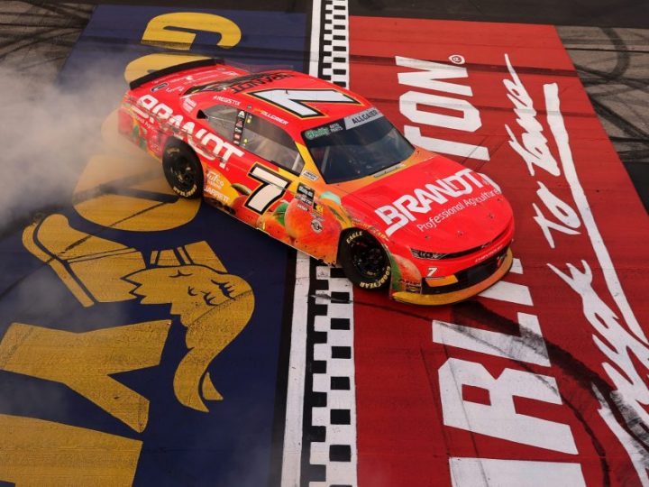 O’Reilly Series in Darlington: Allgaier triumphiert dank Boxencrew