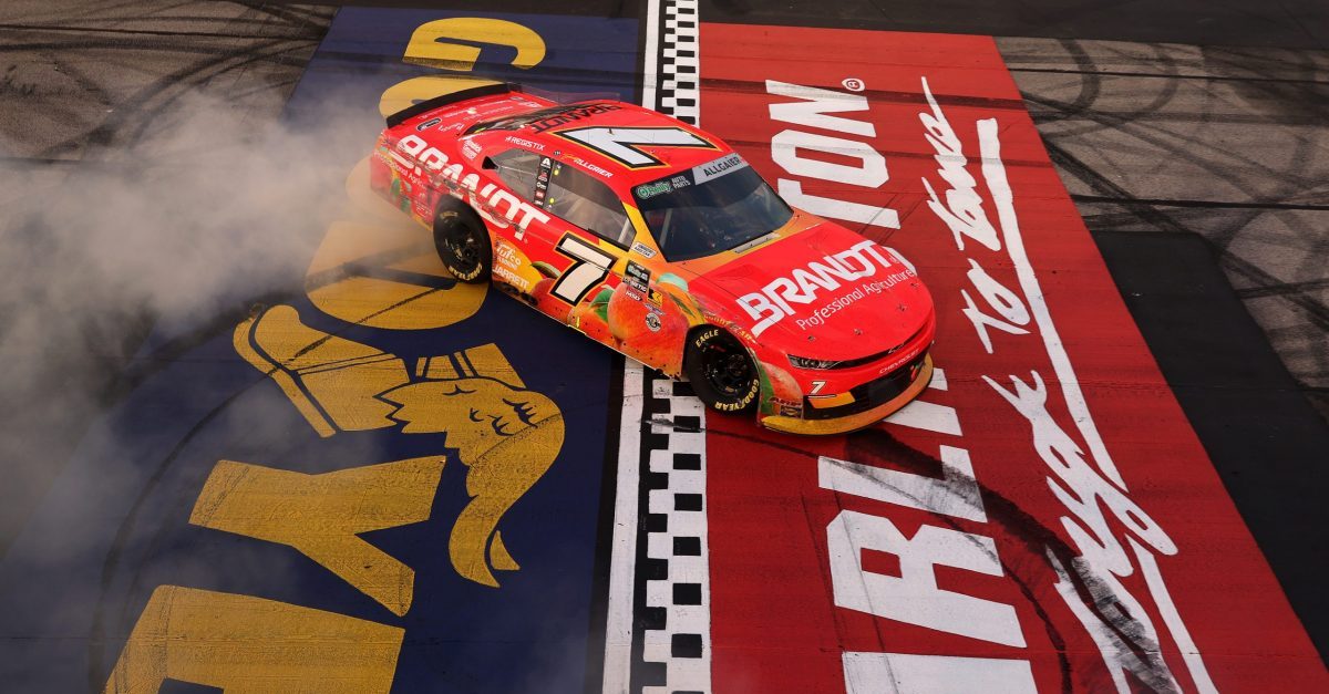 O’Reilly Series in Darlington: Allgaier triumphiert dank Boxencrew