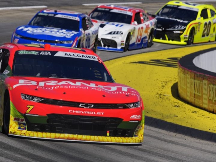 Dominanz auf dem Paperclip: Justin Allgaier stürmt zum Martinsville-Sieg