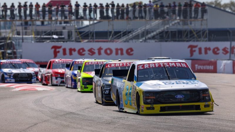 Kraftstoff-Pokerspiel unter Palmen: Riggs gewinnt NASCAR-Premiere in St. Petersburg