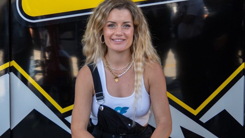 Happinessa dockt bei Rette Jones Racing by Hendriks Motorsport an