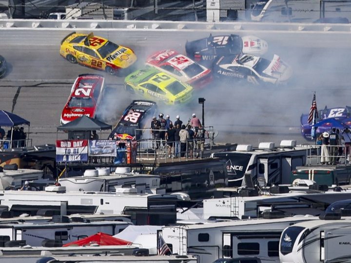 NASCAR sucht den Superspeedway-Kompromiss: Sicherheit vs. Show
