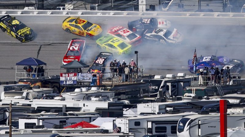 NASCAR sucht den Superspeedway-Kompromiss: Sicherheit vs. Show