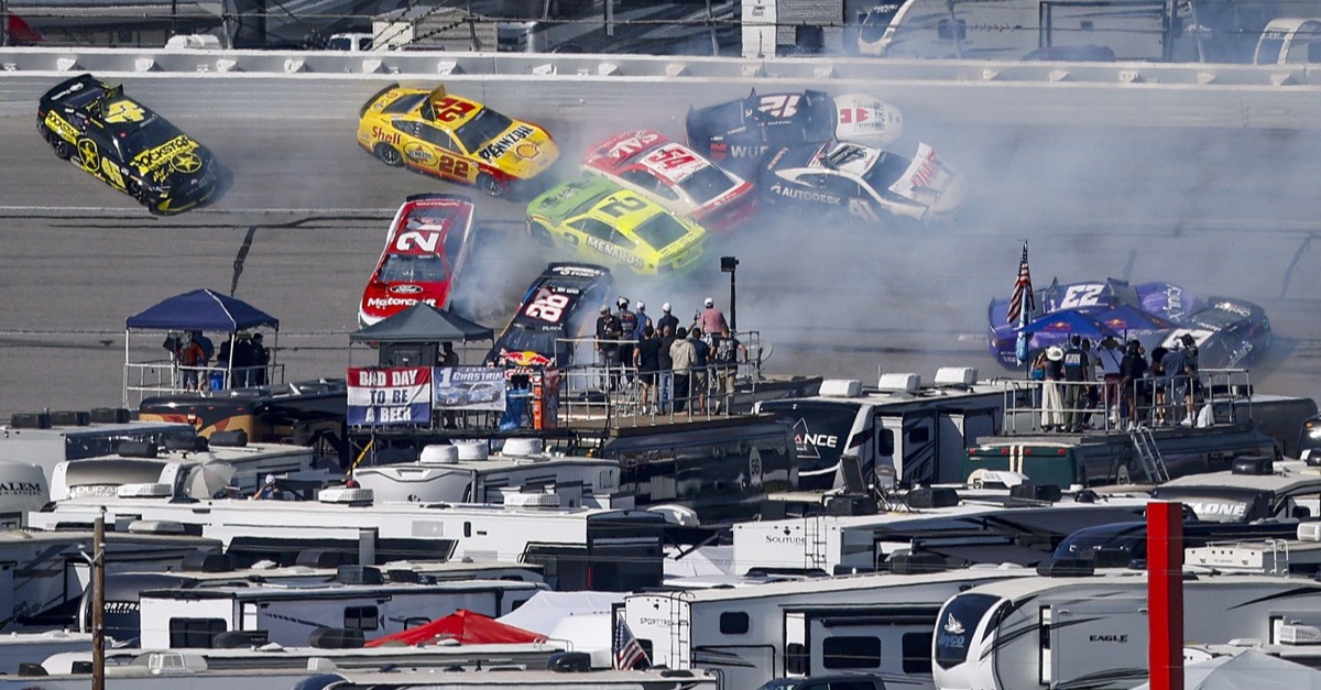 NASCAR sucht den Superspeedway-Kompromiss: Sicherheit vs. Show