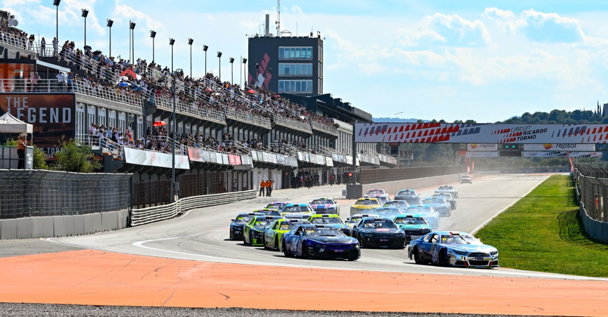 Italienische Flaggen in Spanien: Ercoli und Ghirelli gewinnen den V8GP-Auftakt der EuroNASCAR
