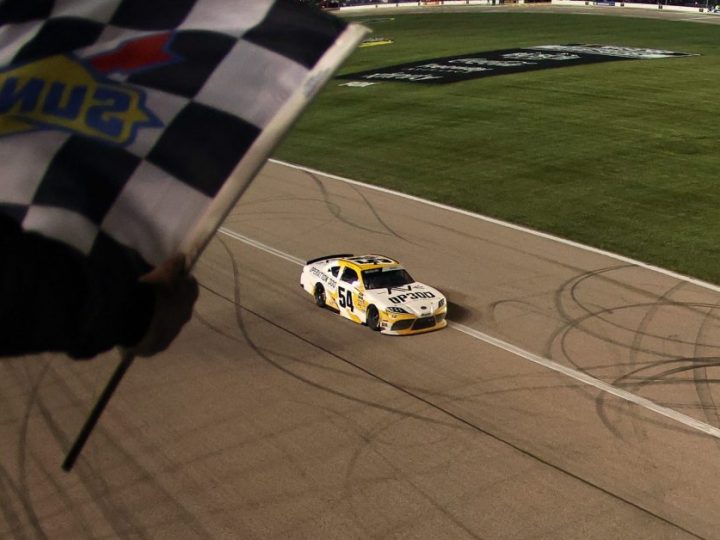 Poker in der Boxengasse: Taylor Gray schnappt sich den Kansas-Sieg