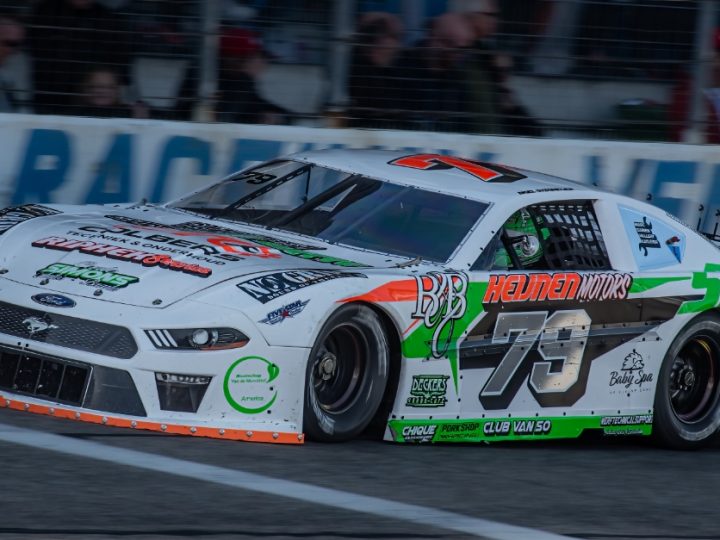 Sweep in der V8 Oval Series: Nigel Stegmeijer dominiert Auftakt auf dem Raceway Venray