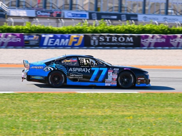 „Härtestes Rennen“: Beitske Visser ringt NASCAR-Monster ohne Servolenkung ins Ziel