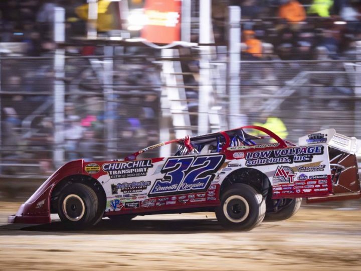 Pierce sichert sich 48. World-of-Outlaws-Sieg auf dem Independence Speedway