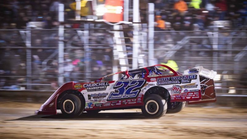 Pierce sichert sich 48. World-of-Outlaws-Sieg auf dem Independence Speedway