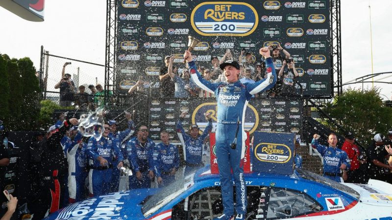 Zweiter NASCAR-O’Reilly-Sieg für Corey Day: Überrundungsverkehr entscheidet Rennen