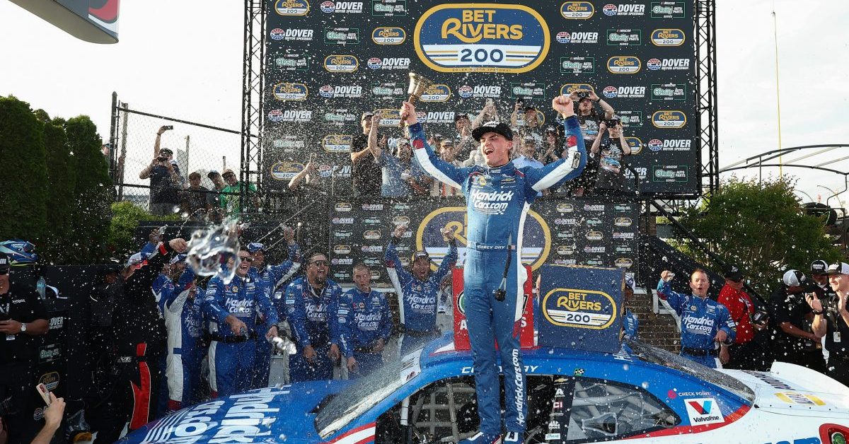 Zweiter NASCAR-O’Reilly-Sieg für Corey Day: Überrundungsverkehr entscheidet Rennen