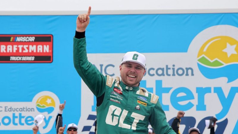 NASCAR Truck Series: Riggs holt den Sieg nach Rennabbruch in Charlotte