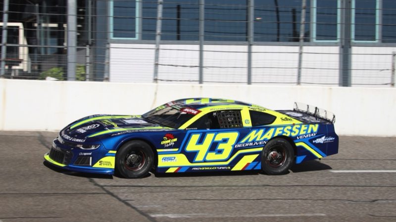 V8 Oval Series an Pfingsten: Coumans holt Tagessieg, Bachor bleibt in Schlagweite