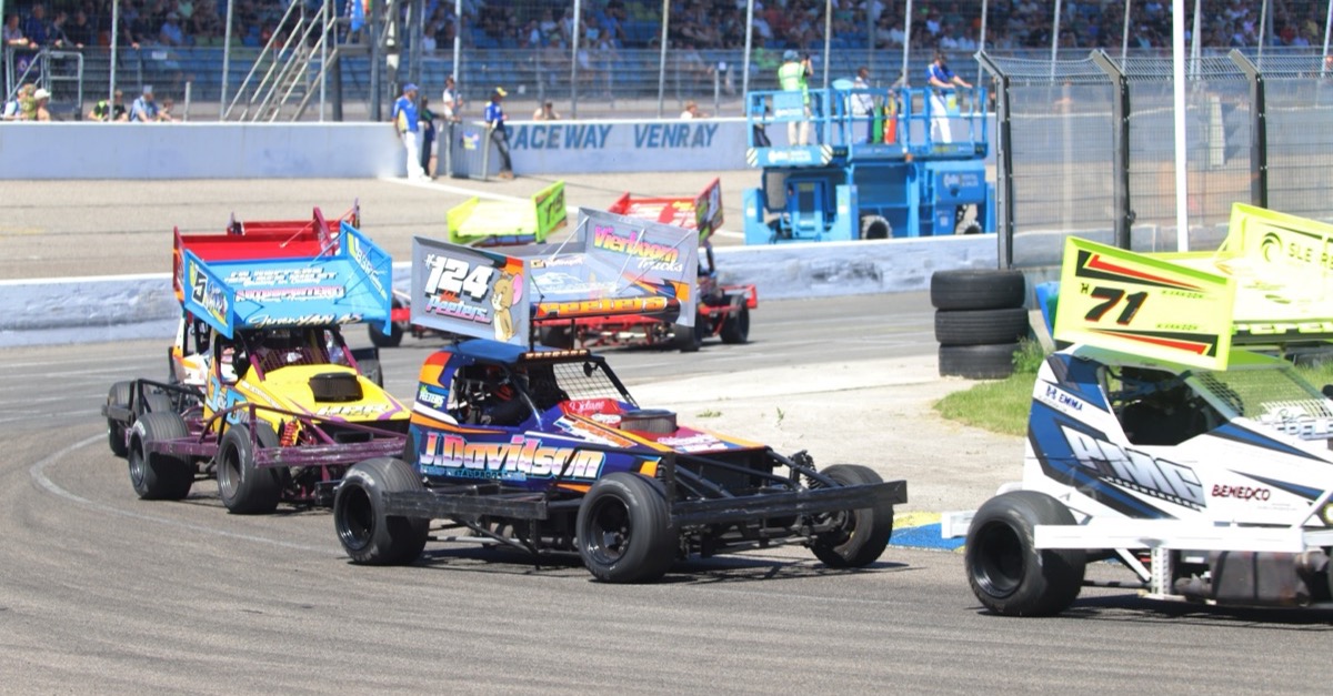 Ein Punkt entscheidet: Wim Peeters holt sich den Stockcar-F1-Tagessieg in Venray