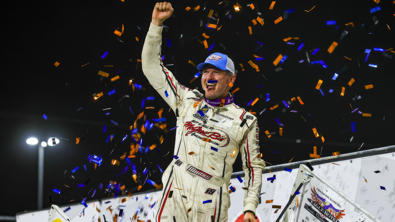 World of Outlaws in Knoxville: Drama in der Schlussphase schenkt Marks den Sieg