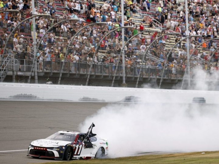 Elf Sekunden Vorsprung: Denny Hamlin sichert sich Sieg in Michigan