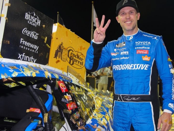Nach Strafe zum Sieg: Hamlin bezwingt den Nashville Superspeedway
