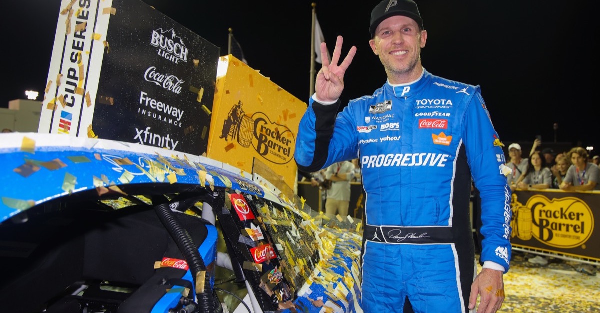 Nach Strafe zum Sieg: Hamlin bezwingt den Nashville Superspeedway
