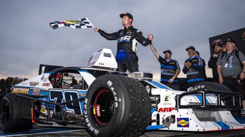 NASCAR-Modified: Jon McKennedy gewinnt auf dem Oxford Plains Speedway