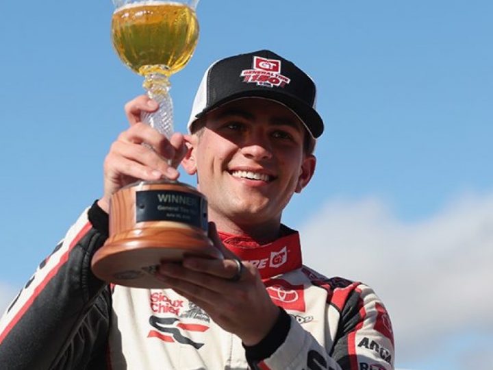 Dominanz in Sonoma: Sam Corry feiert Premierensieg in der ARCA-West